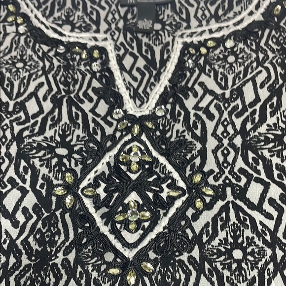 INC Elegant Black and White Geometric Women's Top Large - Picture 3 of 6